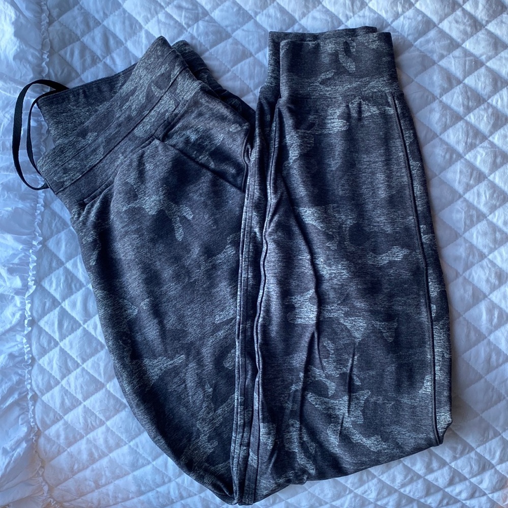 Lululemon heather camo joggers